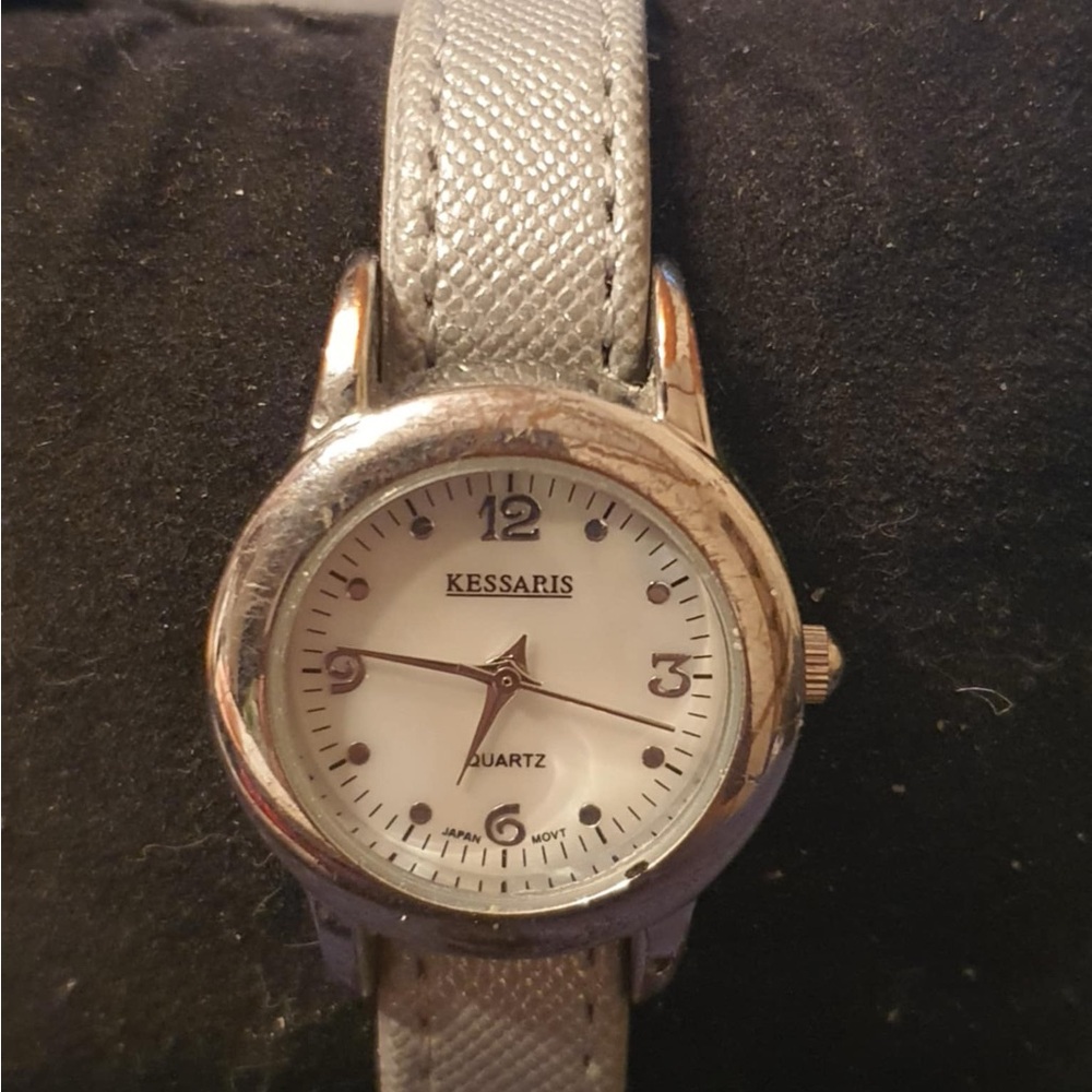 🦋10/$20🦋 Kessaris Silver/MOP Leather Women's Watch